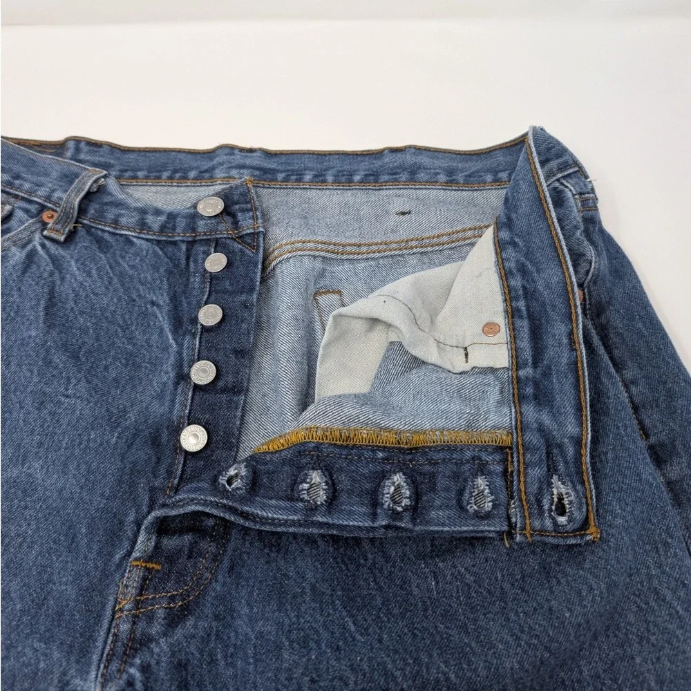 Levi's Men's 501 Straight Leg Jeans 40x30‎ Medium Wash Button Fly Classic Denim